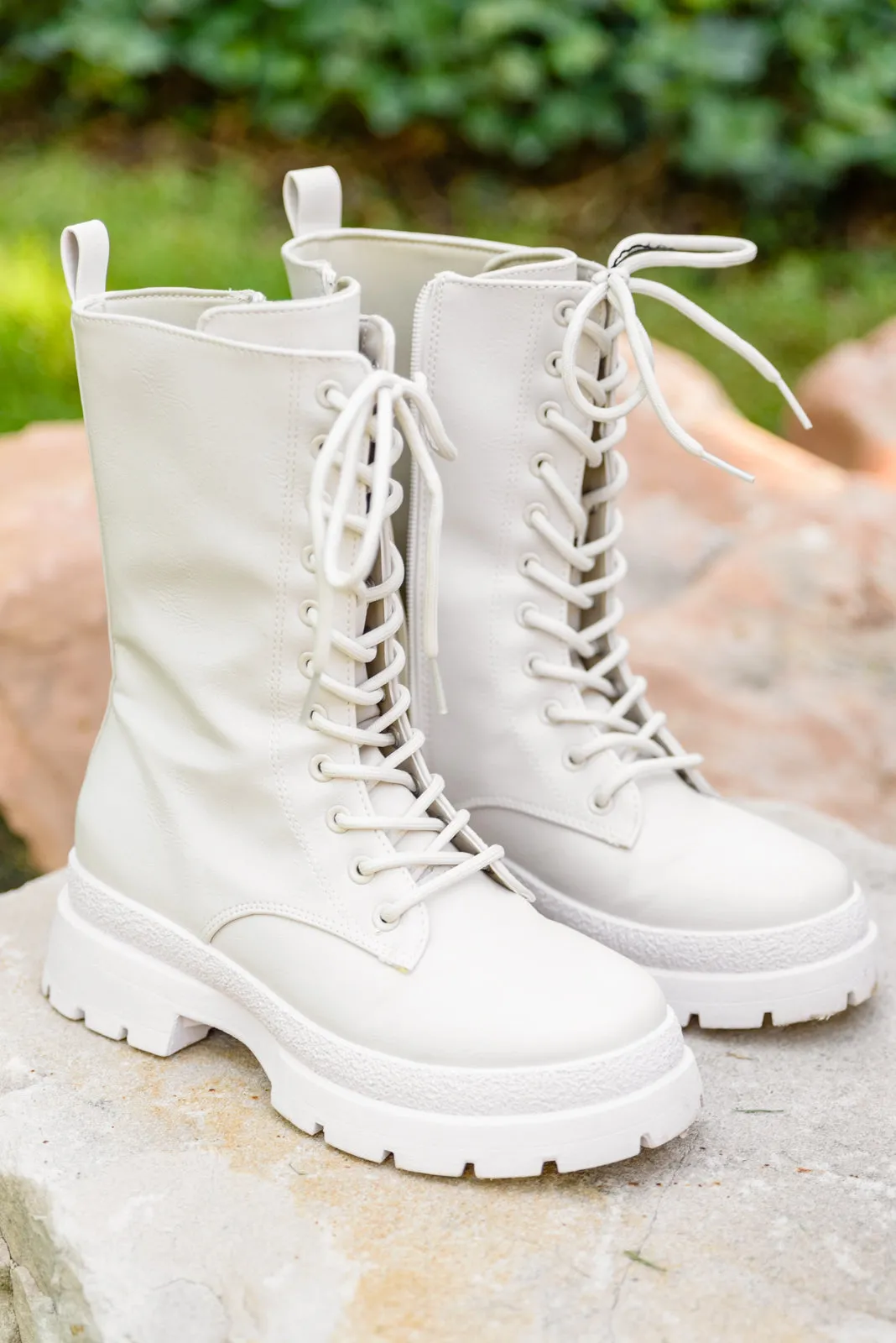 Autumn Feels Combat Boots - 8/16/2022
