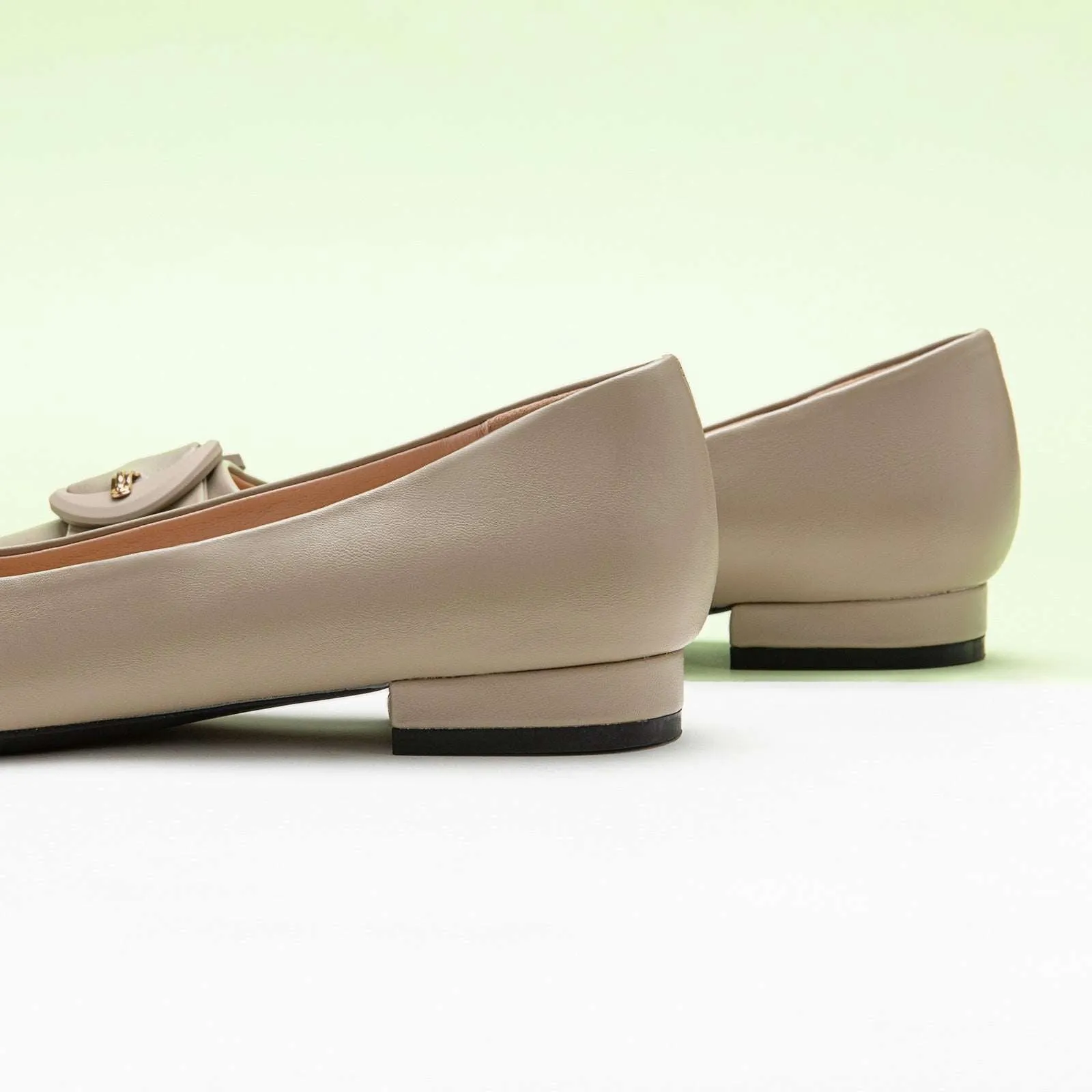 C Buckle Flats (Aida) Camel