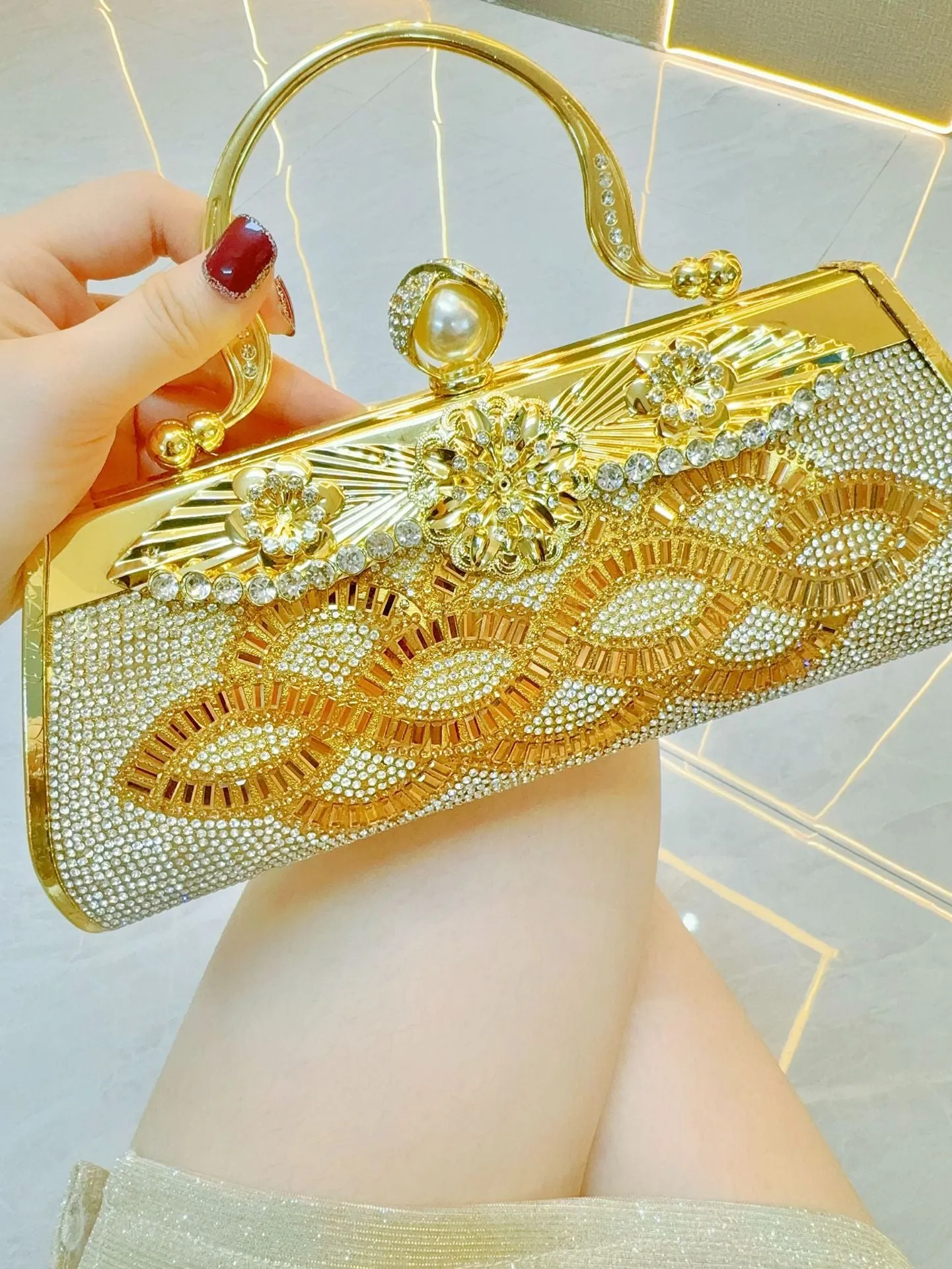 Handmade rhinestone Dinner bag Cocktail Dress Bag Hand-held skew party bag
