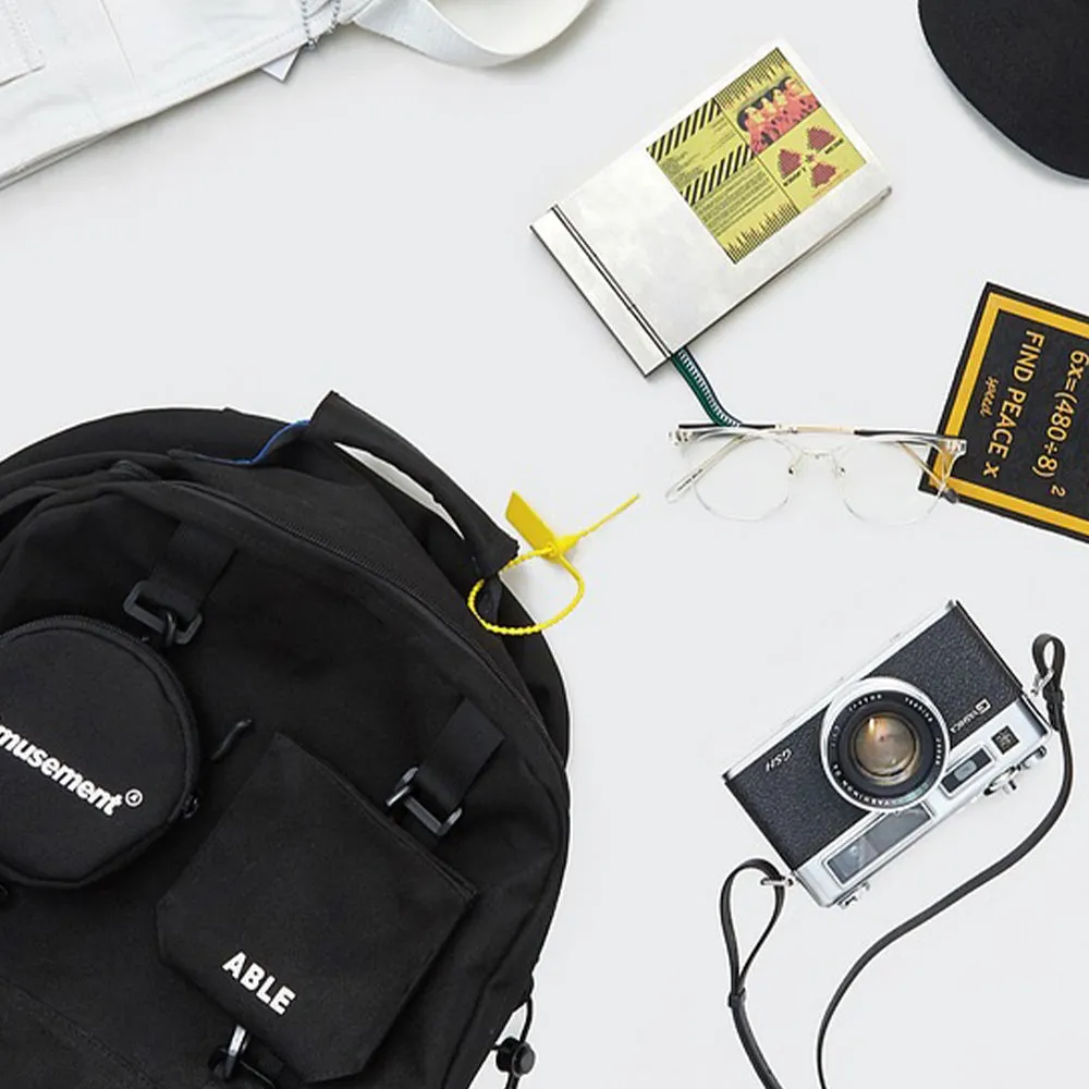 LARGE CAPACITY CASUAL BACKPACK WITH 2 DETACHABLE POUCHES
