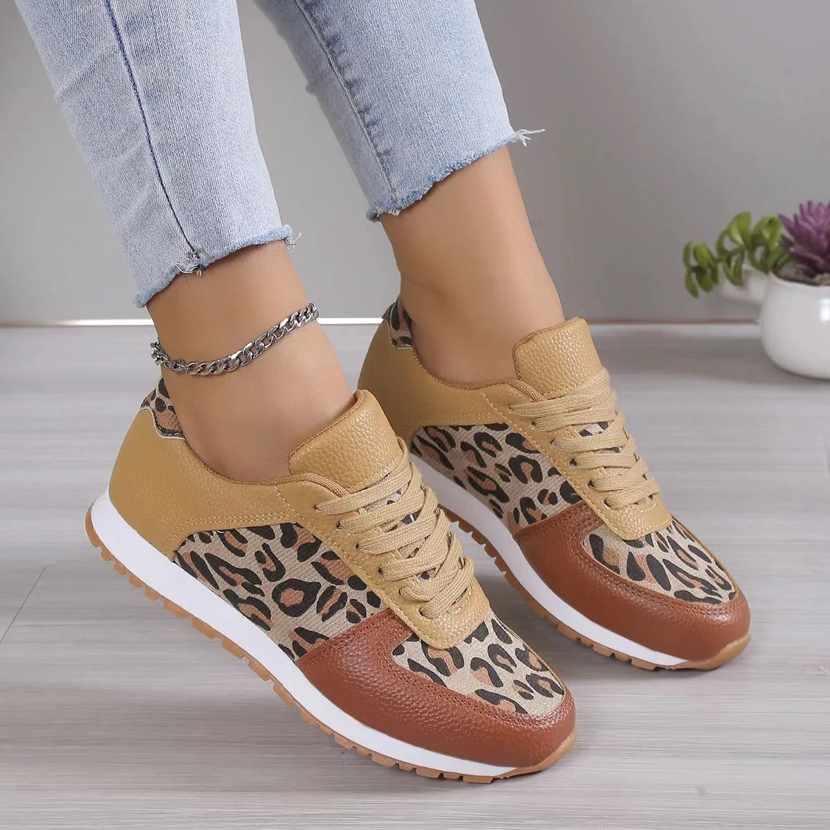 Leopard Print Lace-Up Shoes