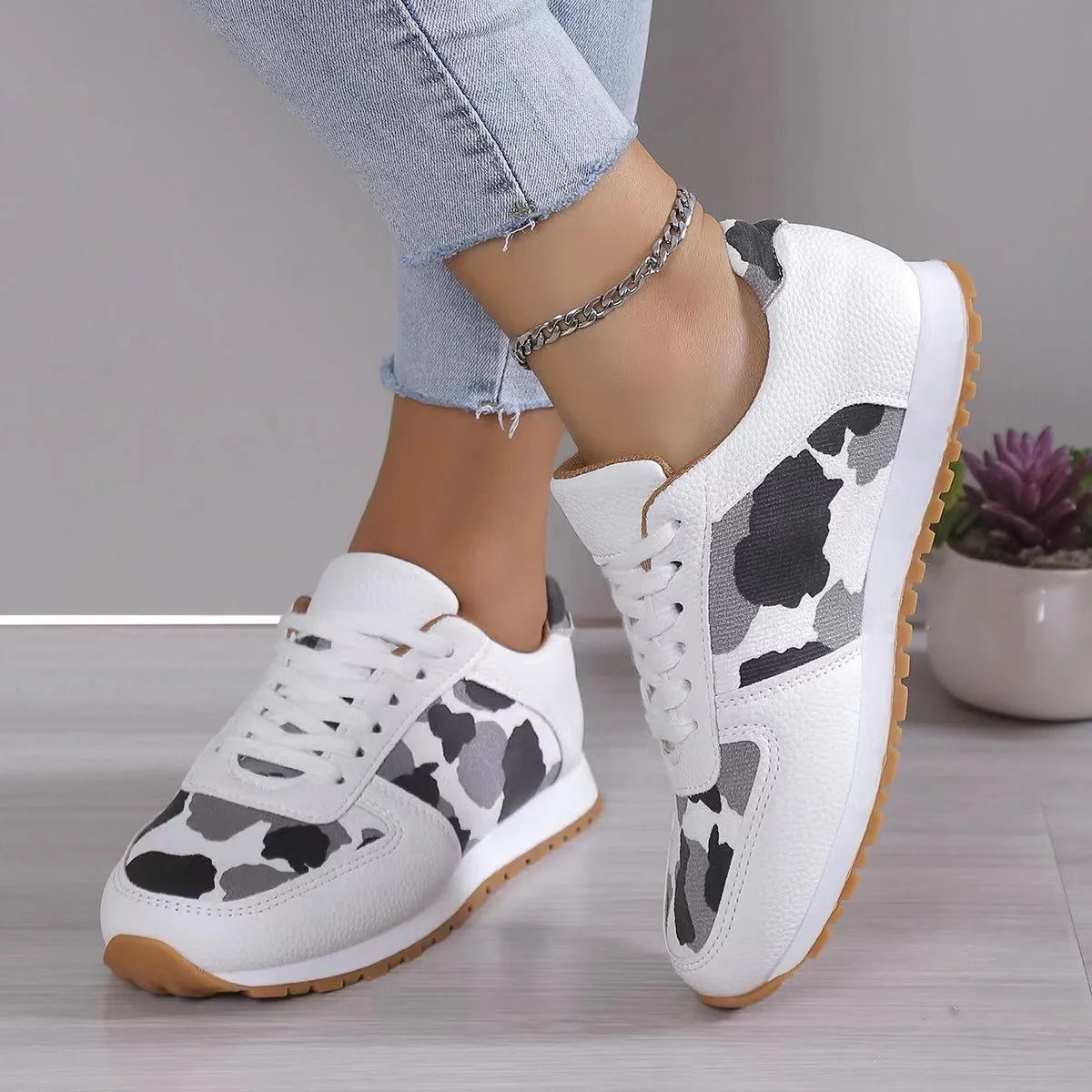 Leopard Print Lace-Up Shoes