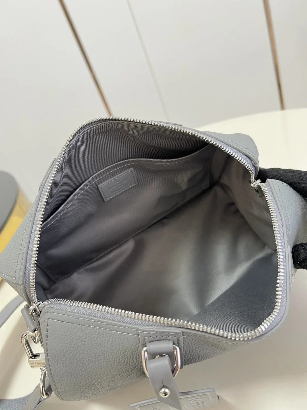 LV City Keepall Aerogram Grey For Men, Bags, Shoulder And Crossbody Bags 10.6in/27cm LV M59328
