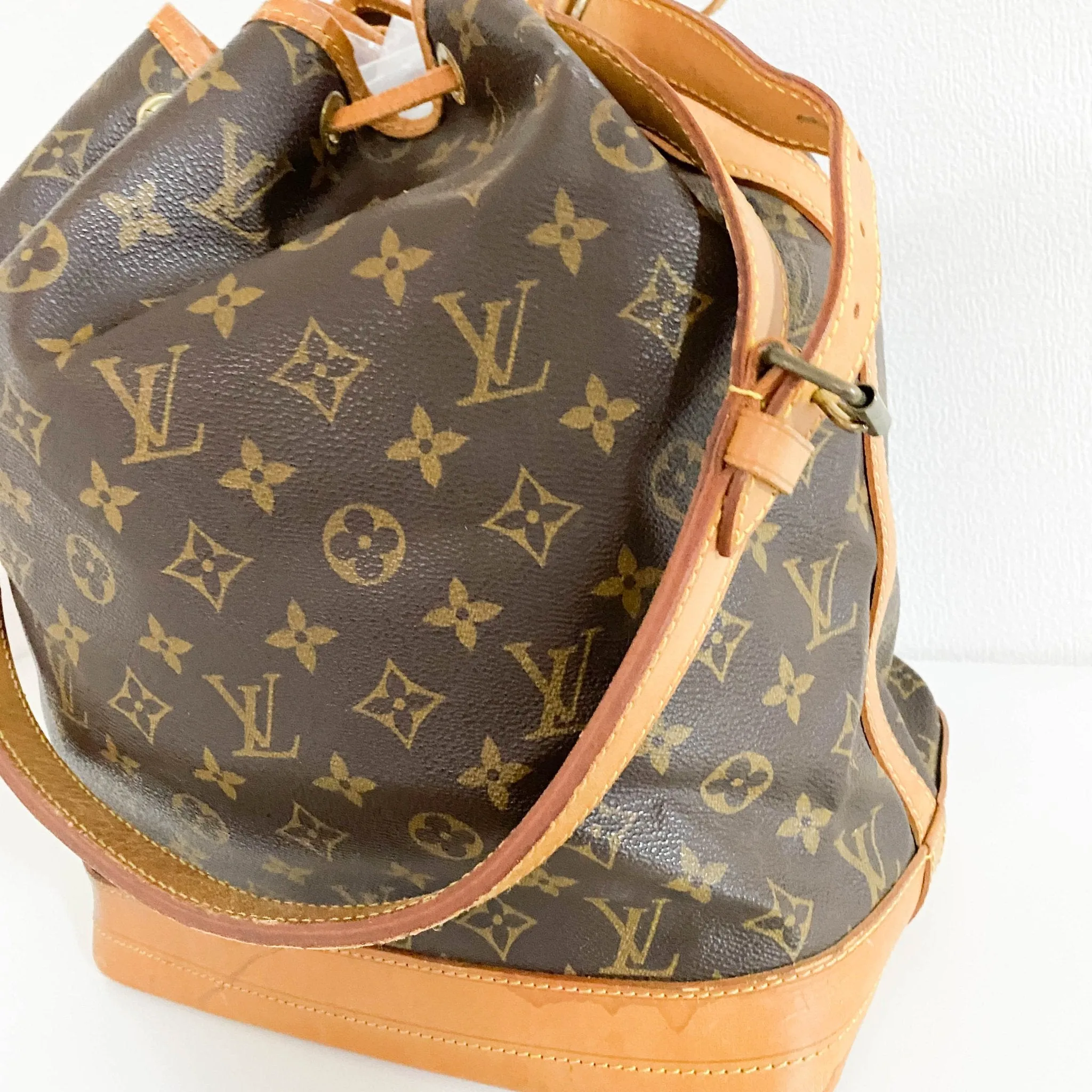 Monogram Noé