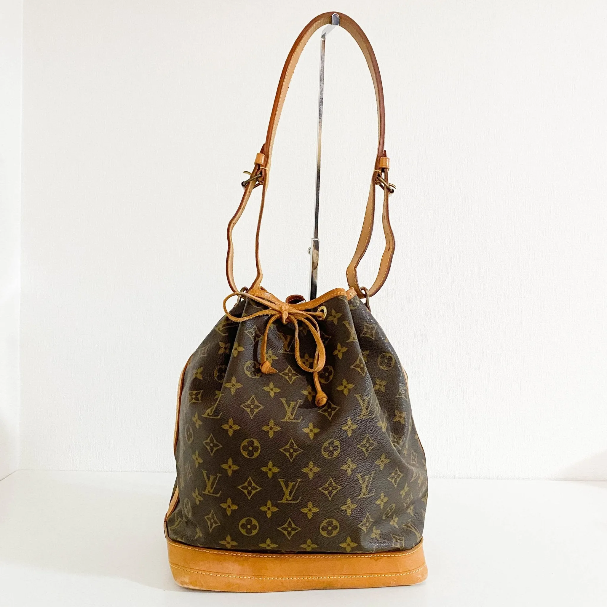 Monogram Noé