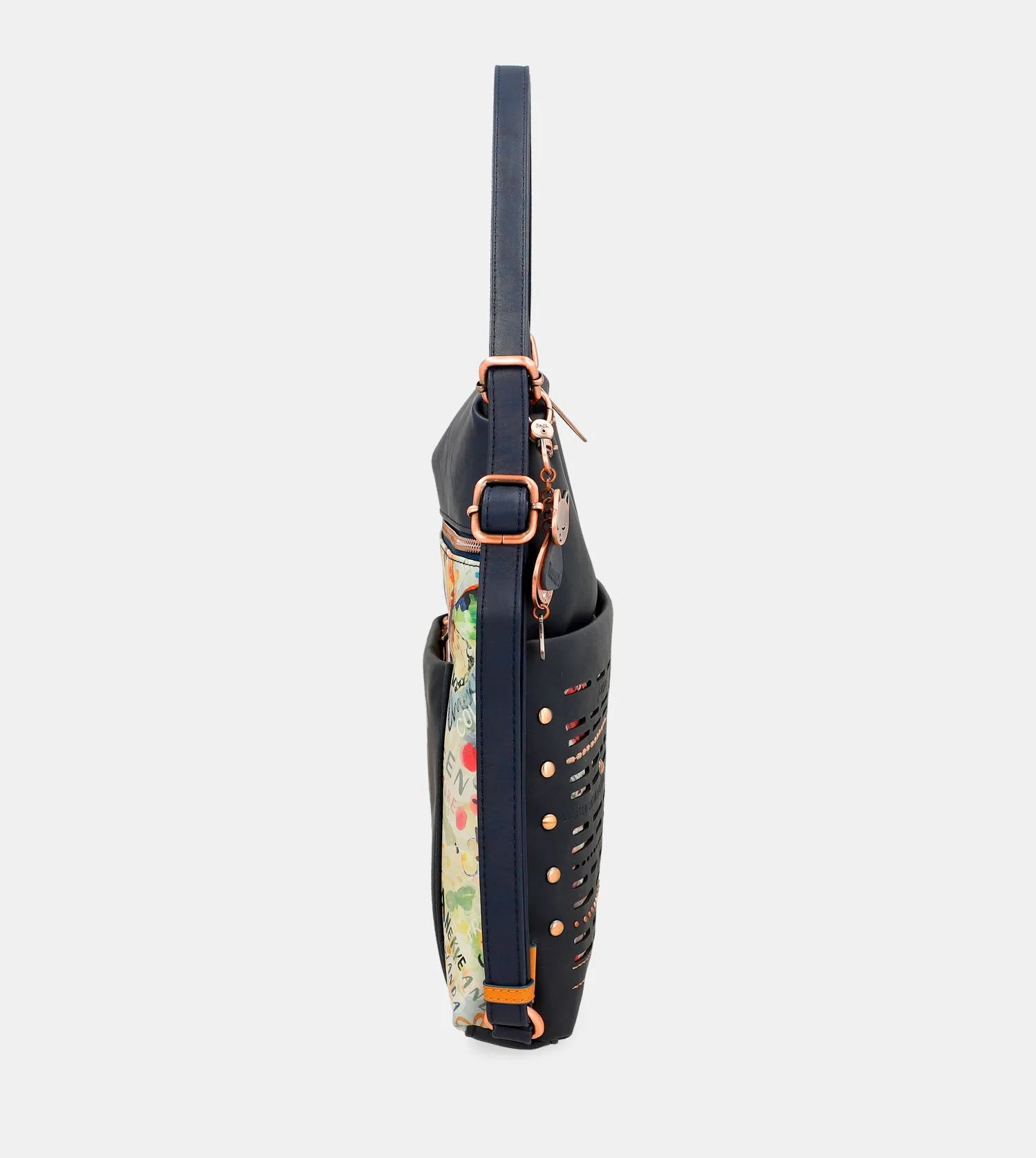 Nature Pachamama convertible navy blue bag into a rucksack