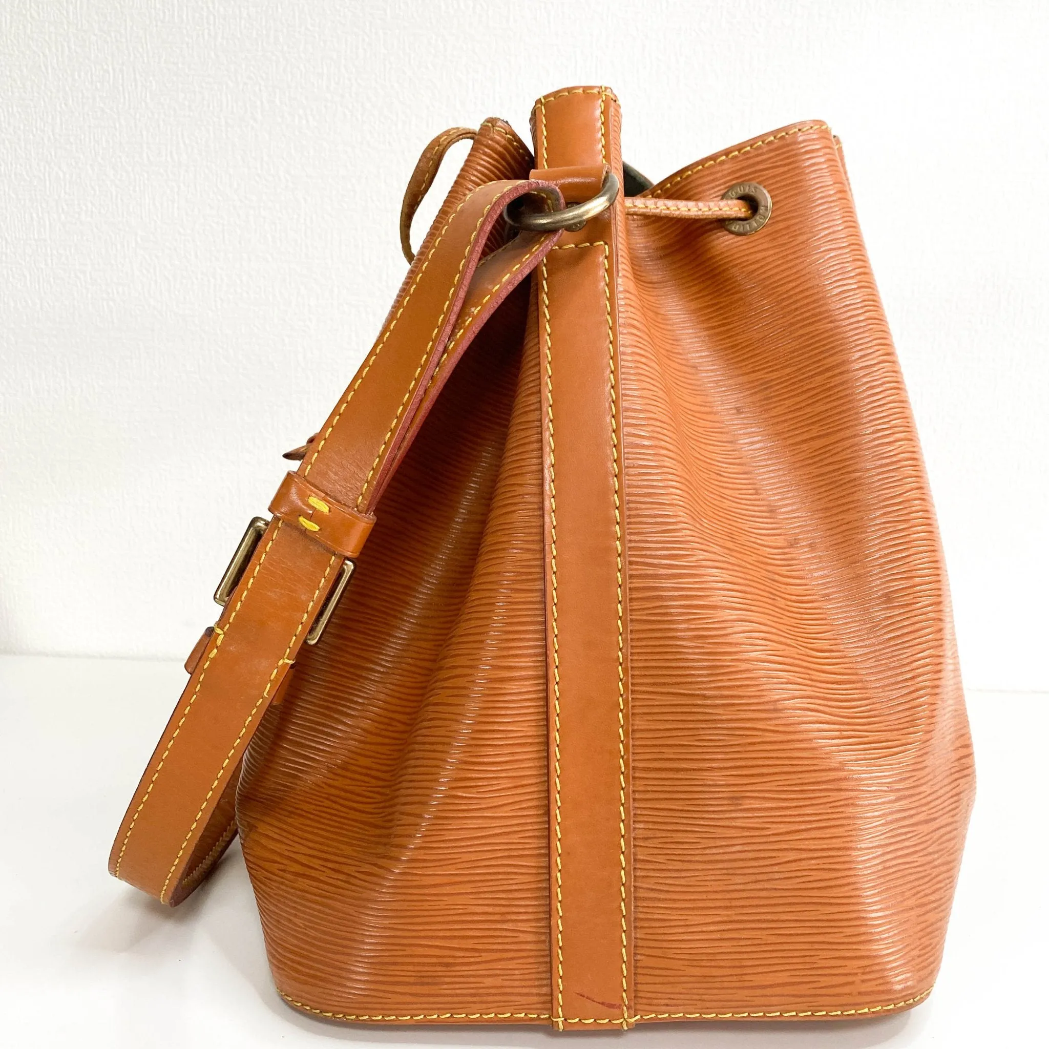 Petite Noé Epi Leather