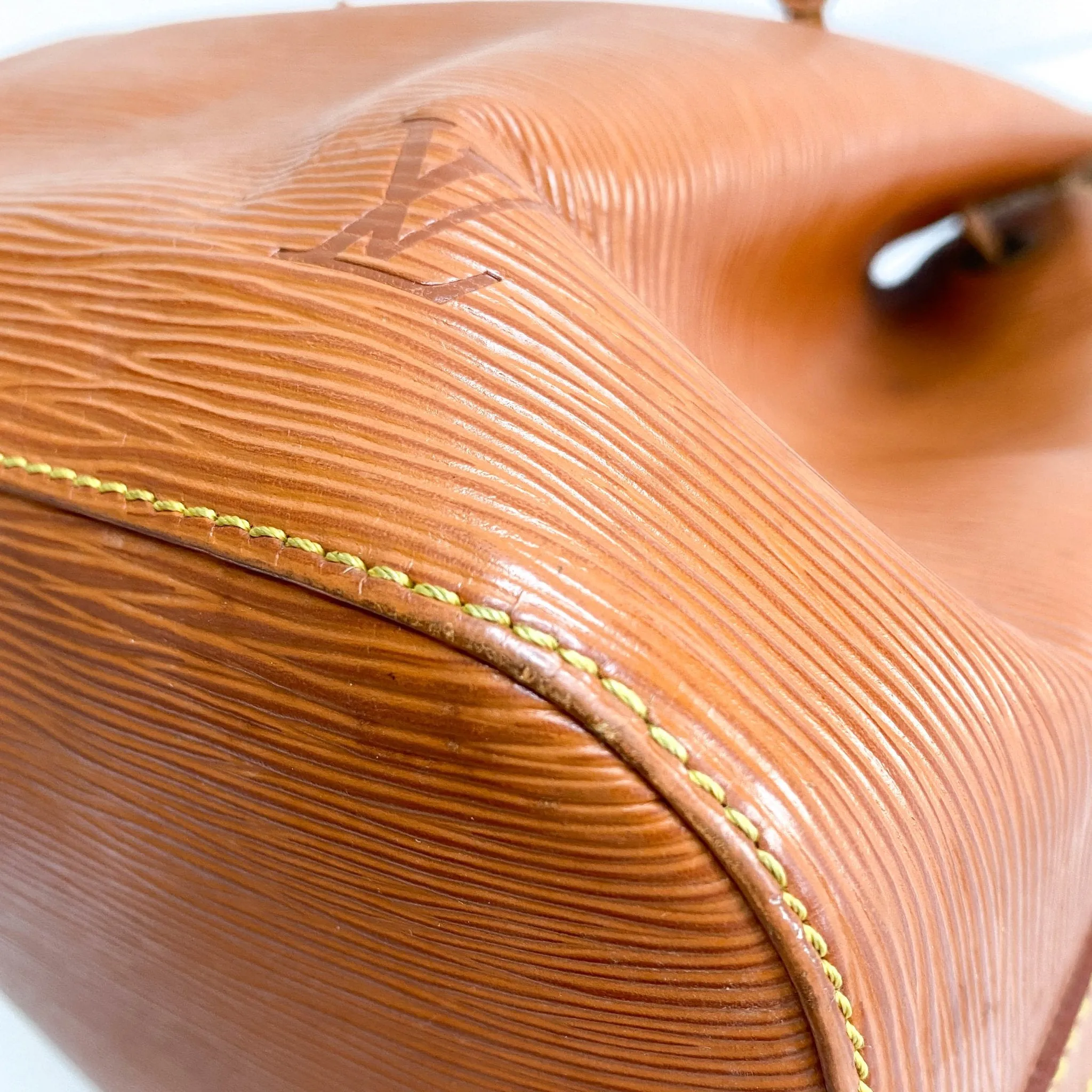 Petite Noé Epi Leather