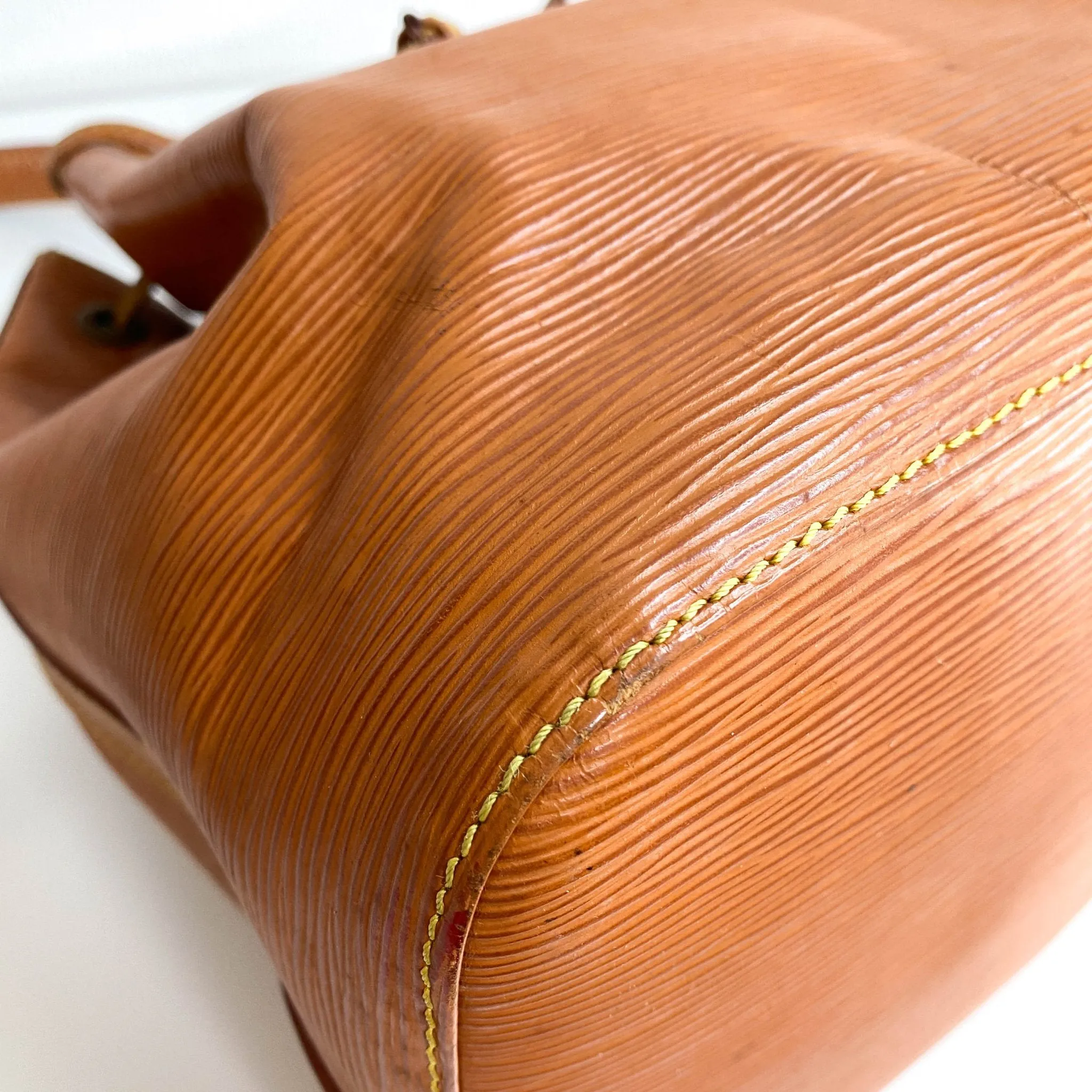 Petite Noé Epi Leather
