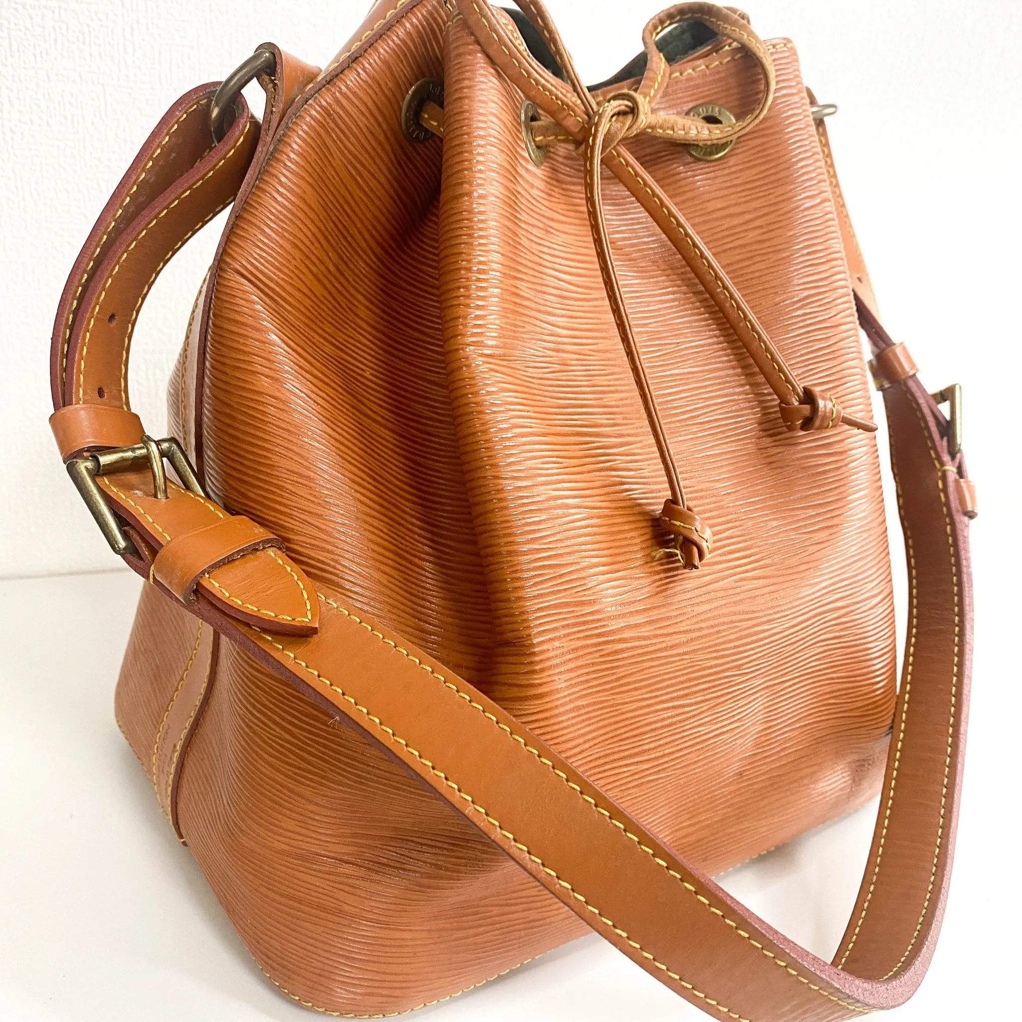 Petite Noé Epi Leather