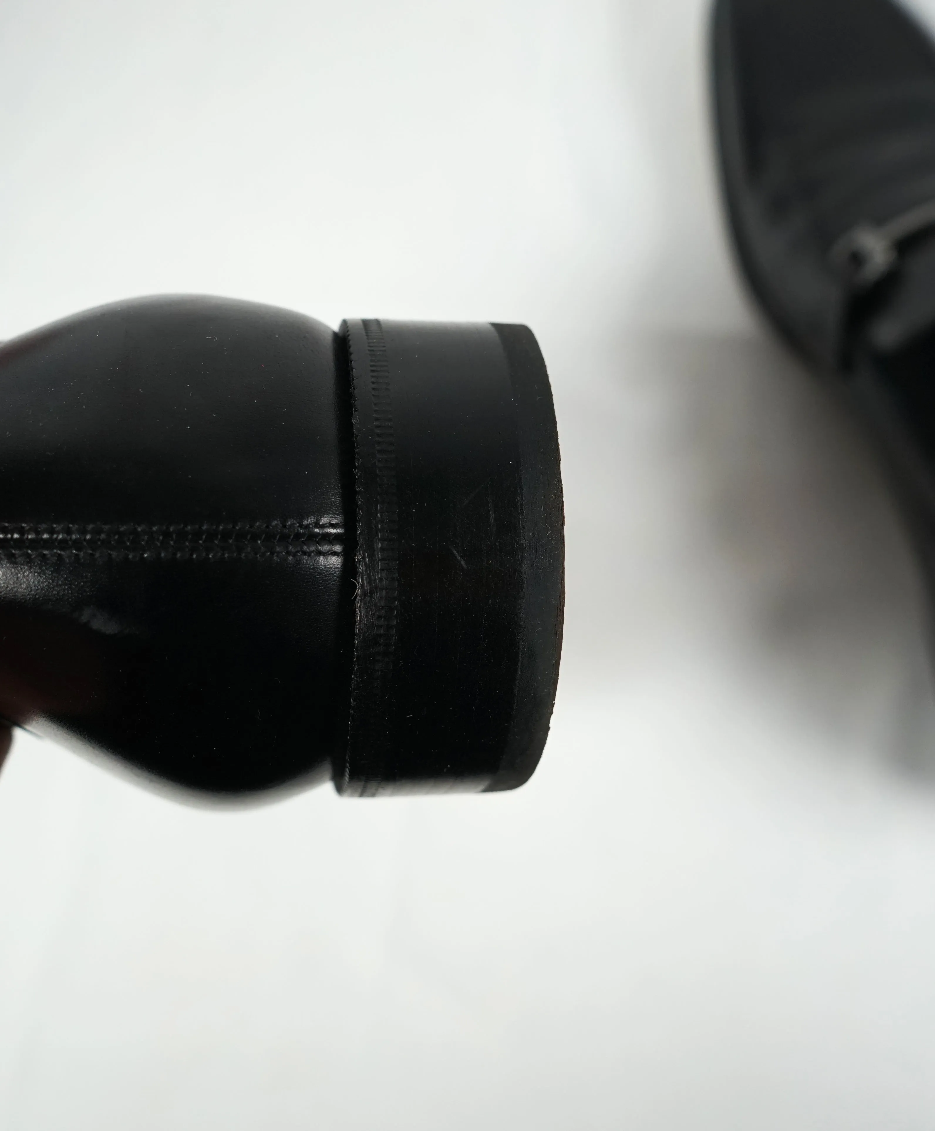 SALVATORE FERRAGAMO - Classic Black “Fenice" Slip On Loafers - 11