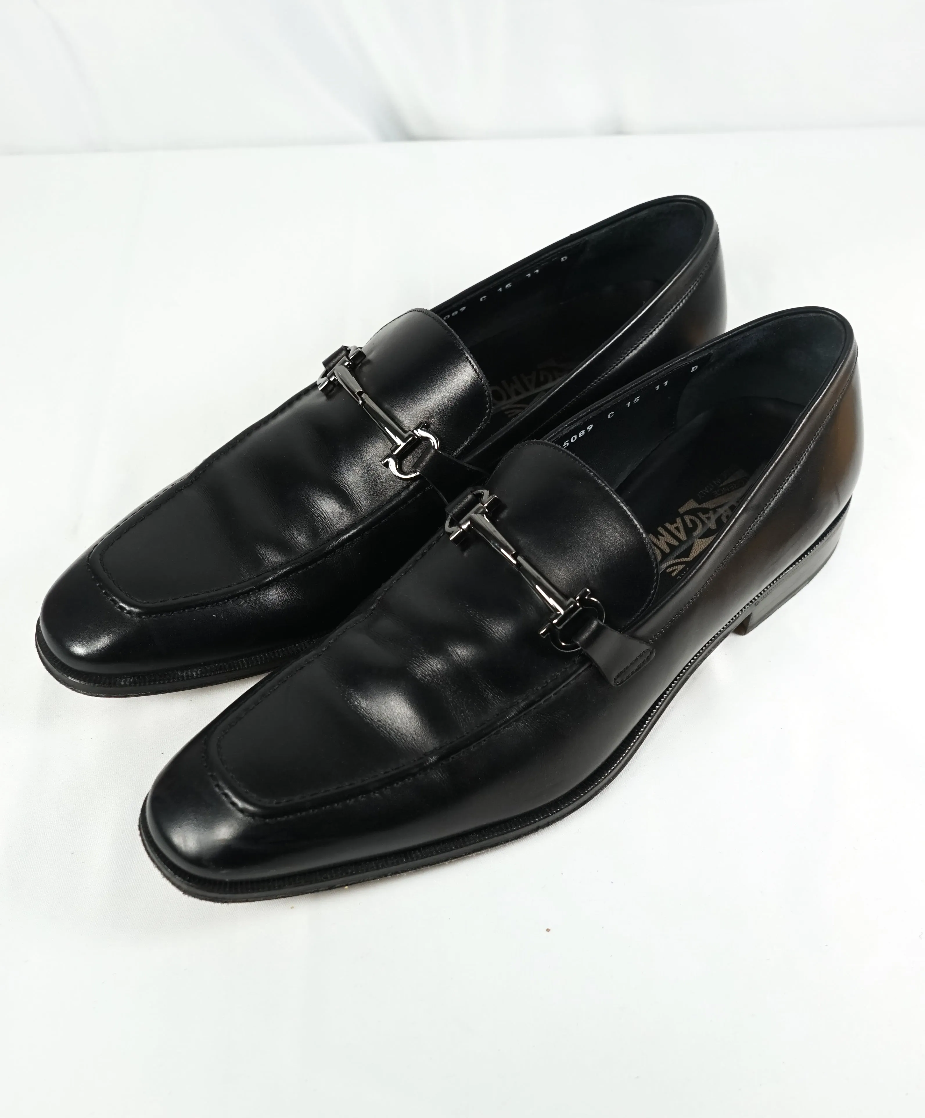 SALVATORE FERRAGAMO - Classic Black “Fenice" Slip On Loafers - 11