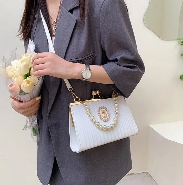 Sweet Pearl Clutch Bag