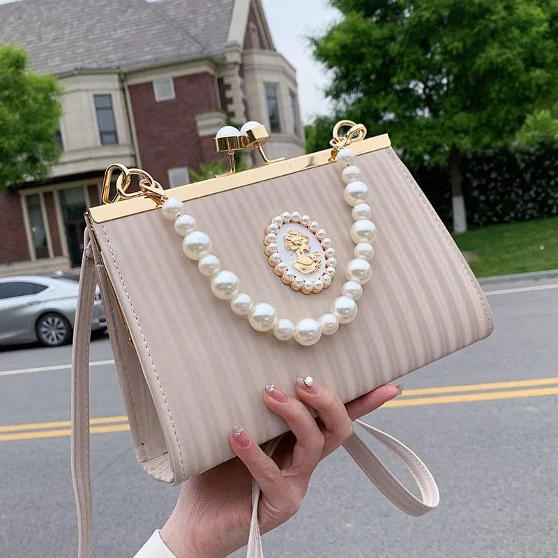 Sweet Pearl Clutch Bag