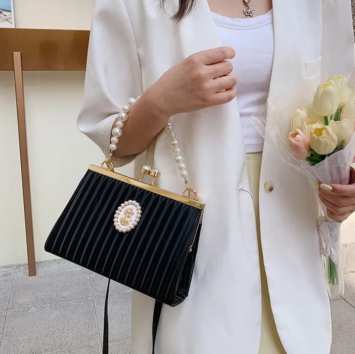 Sweet Pearl Clutch Bag
