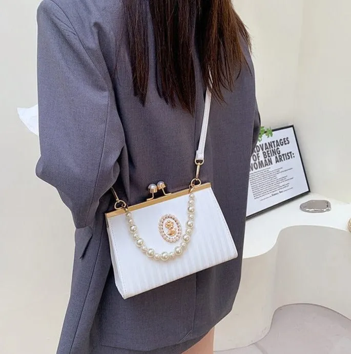 Sweet Pearl Clutch Bag