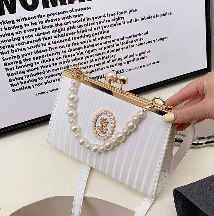 Sweet Pearl Clutch Bag