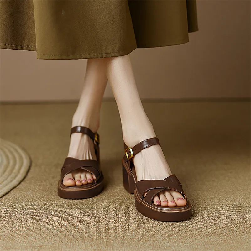 USS Shoes Eladia Women's Patent Leather Sandals