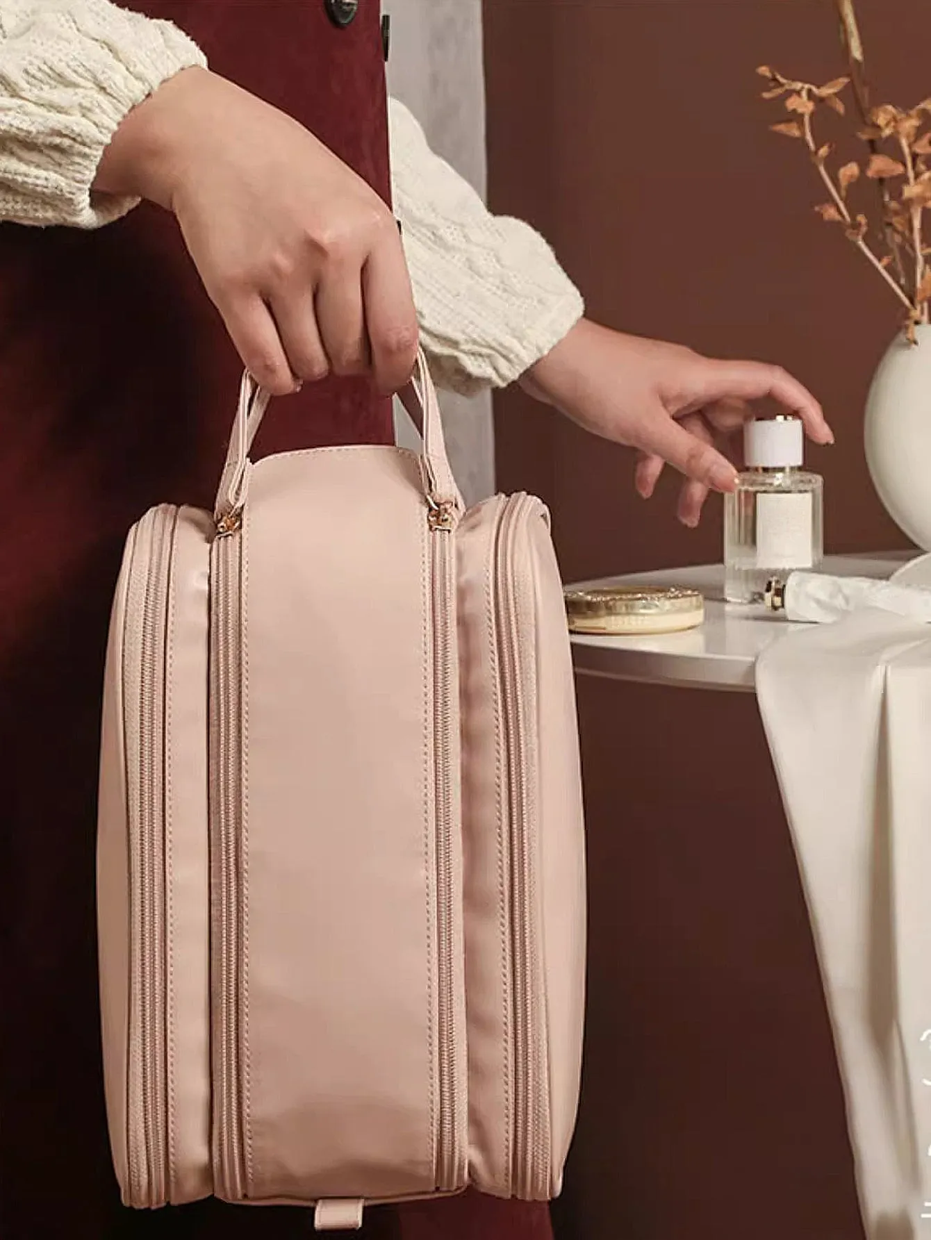 Women's Cosmetic Bag With Large Capacity Portable Handheld Travel Toiletry Organizer makeup brushes storage