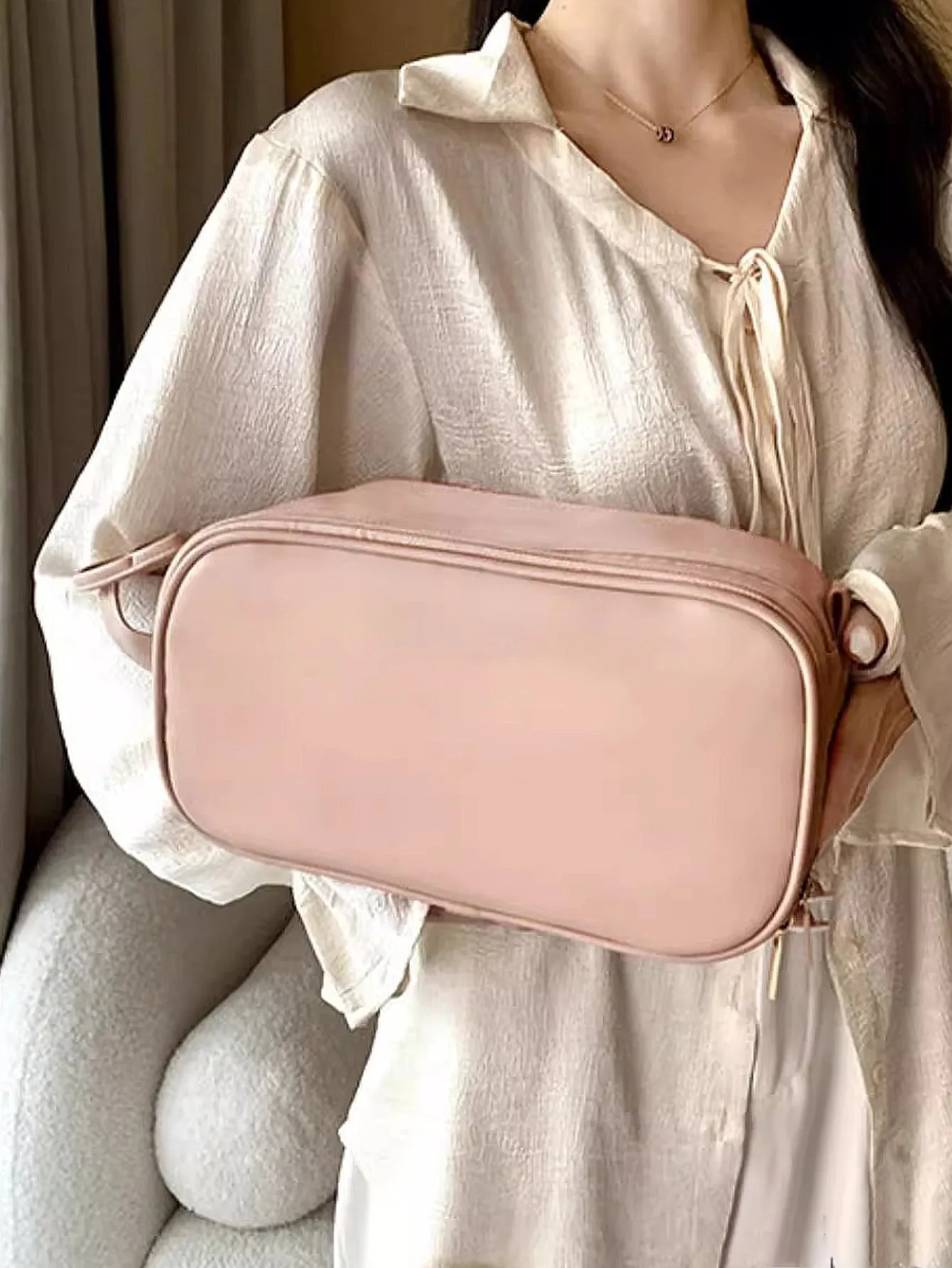 Women's Cosmetic Bag With Large Capacity Portable Handheld Travel Toiletry Organizer makeup brushes storage